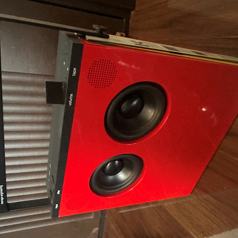 Teenage Engineering OB4 REDの画像